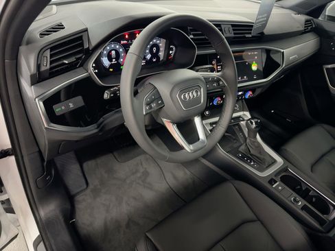 New 2025 Audi Q3 2.0T Premium image 4