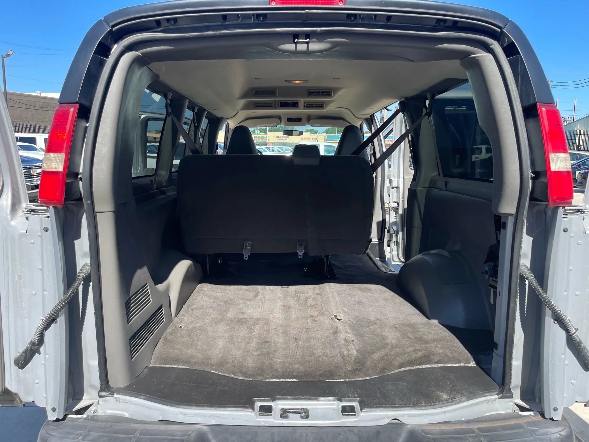 Used 2016 Chevrolet Express 2500 LS RWD image 27