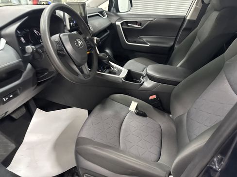 Used 2025 Toyota RAV4 XLE AWD/4WD image 13