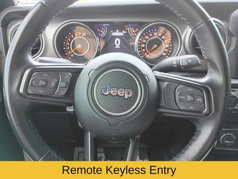 Used 2022 Jeep Gladiator Sport AWD/4WD image 13