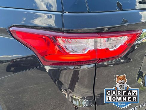 Used 2019 Chevrolet Traverse LT image 6