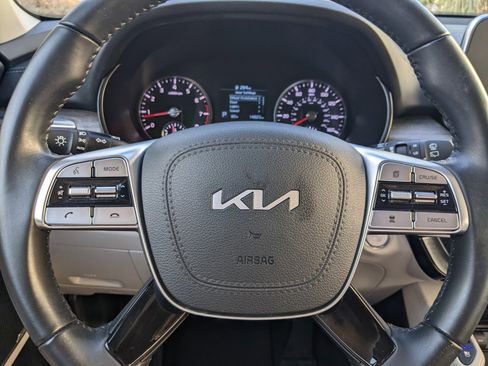 Certified 2022 Kia Telluride EX w/ EX Premium Package image 24