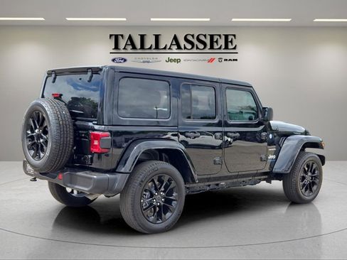 Used 2024 Jeep Wrangler Unlimited Sahara AWD/4WD image 14