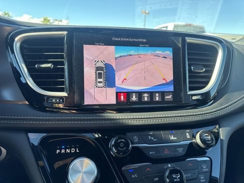 New 2026 Chrysler Pacifica Select FWD image 23