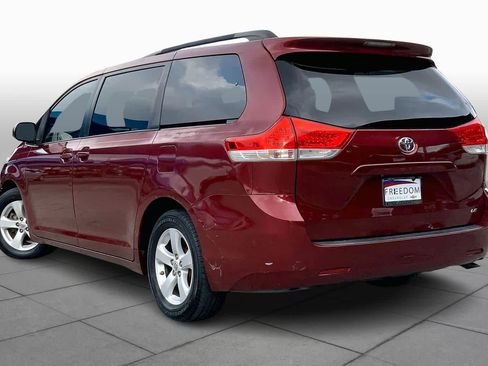 Used 2013 Toyota Sienna LE image 11