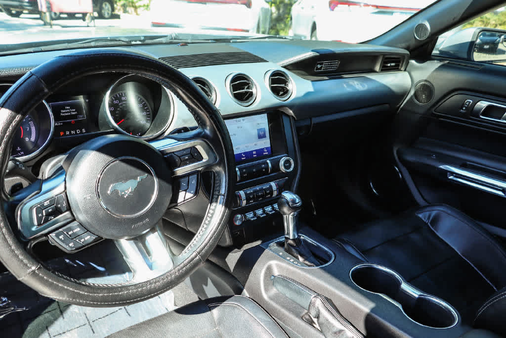 Used 2020 Ford Mustang Premium RWD image 11