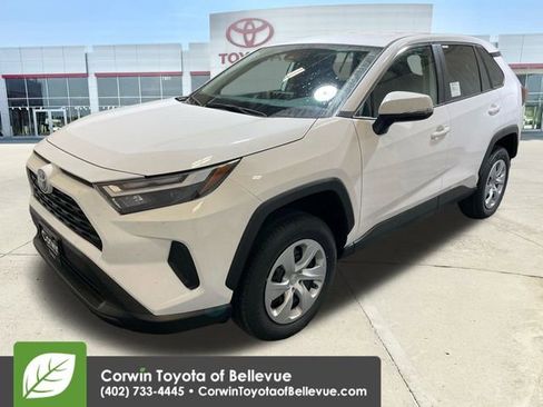 New 2025 Toyota RAV4 LE image 4