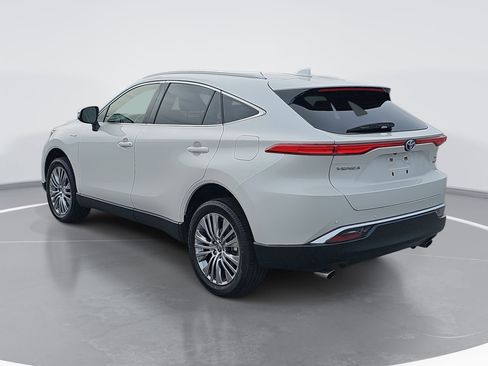 Used 2021 Toyota Venza XLE w/ Softex Package image 5