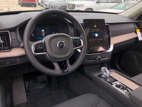 New 2026 Volvo XC90 B6 Plus w/ Protection Package Premier image 15