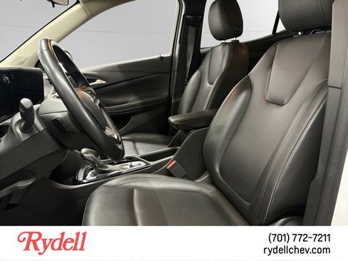Used 2024 Buick Encore GX Sport Touring AWD/4WD image 10