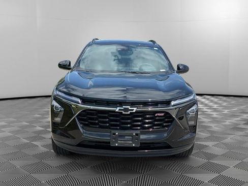 Certified 2025 Chevrolet Trax RS w/ Sunroof Package FWD image 8