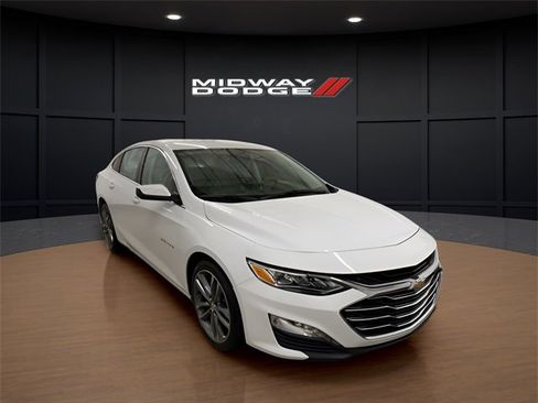 Used 2024 Chevrolet Malibu LT image 1