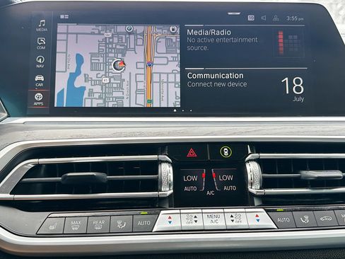 Used 2022 BMW X7 xDrive40i w/ Premium Package AWD/4WD image 29