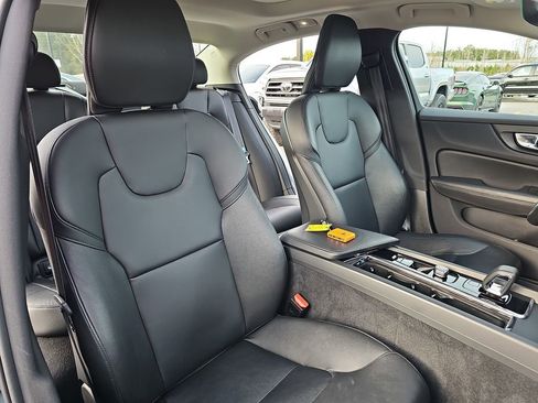 Used 2024 Volvo S60 B5 Core image 13