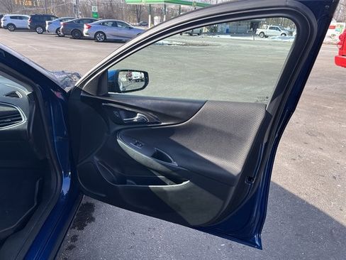 Used 2019 Chevrolet Malibu LT w/ Driver Confidence Package II image 34