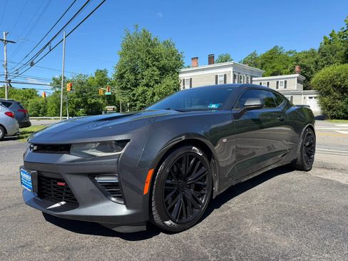 Used 2018 Chevrolet Camaro SS RWD image 3