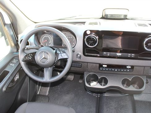 Used 2026 Mercedes-Benz Sprinter 2500 image 22