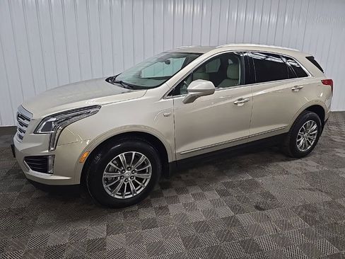 Used 2017 Cadillac XT5 Luxury w/ Driver Awareness Package image 6