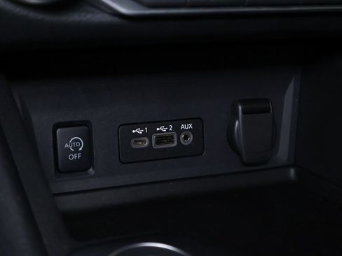 Used 2025 Nissan Sentra SV FWD image 29