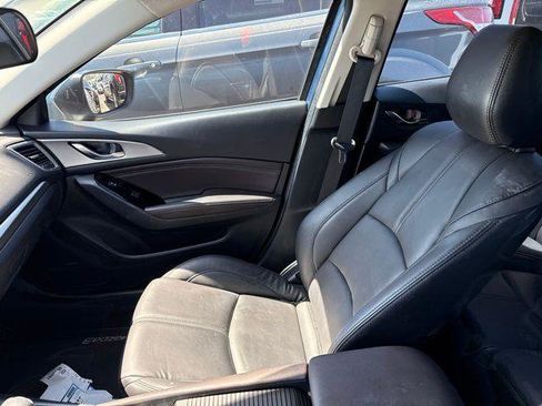 Used 2018 MAZDA MAZDA3 Touring FWD image 13
