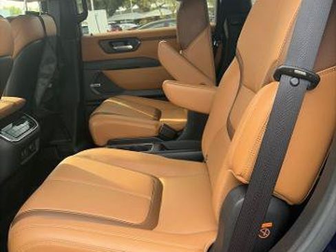 Certified 2025 Nissan Armada SL w/ Captain's Chari Seat Package AWD/4WD image 18