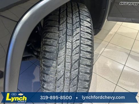 Used 2018 Jeep Grand Cherokee Laredo image 29