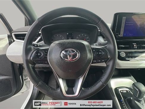 Used 2025 Toyota Corolla SE image 16