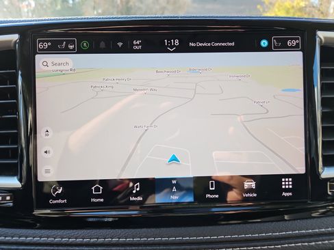 Used 2024 Chrysler Pacifica Select image 28