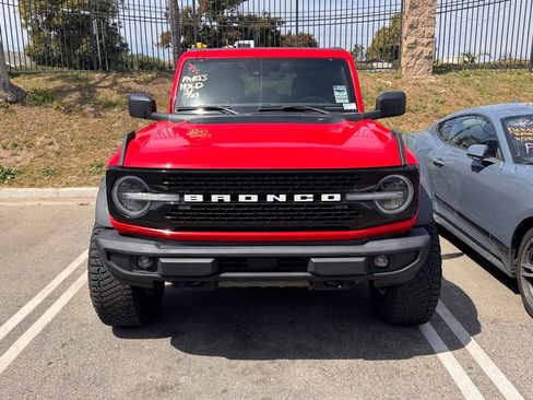 Used 2022 Ford Bronco Wildtrak image 2