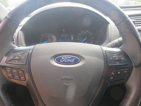 Used 2017 Ford Explorer XLT AWD/4WD image 16