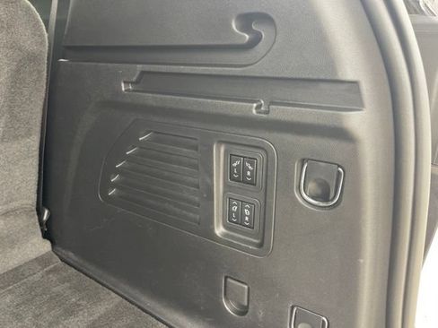 Used 2024 Chevrolet Traverse RS AWD/4WD image 39