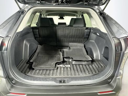 Used 2021 Toyota RAV4 LE AWD/4WD image 27