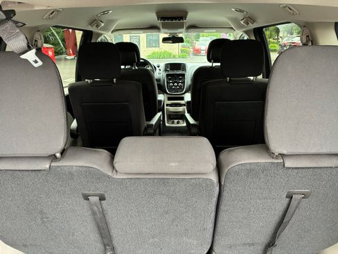 Used 2019 Dodge Grand Caravan SE FWD image 11
