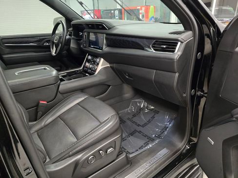 Used 2024 GMC Yukon XL Denali image 36