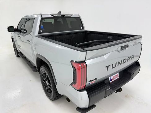 Used 2024 Toyota Tundra Limited AWD/4WD image 38