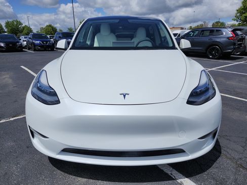 Used 2021 Tesla Model Y Long Range AWD/4WD image 11