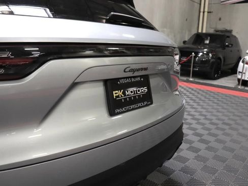 Used 2021 Porsche Cayenne image 6