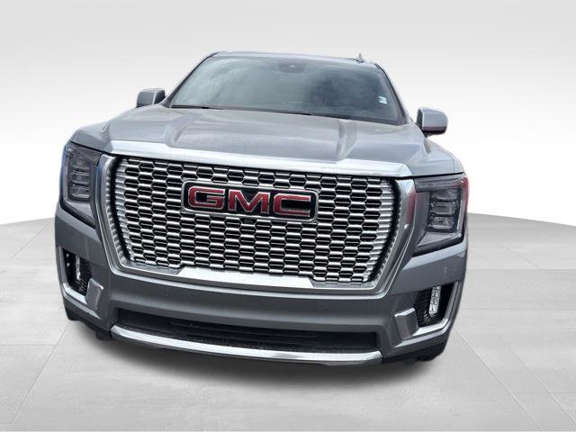 Used 2023 GMC Yukon XL Denali w/ Advanced Technology Package AWD/4WD image 4