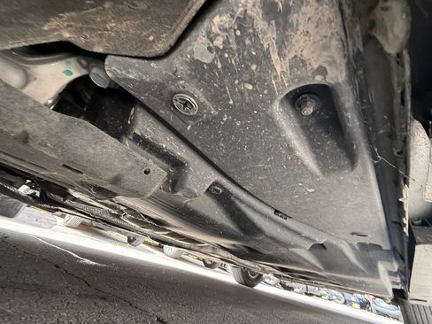 Used 2021 Chrysler Pacifica Touring-L w/ Premium & Safety Sphere Group FWD image 26