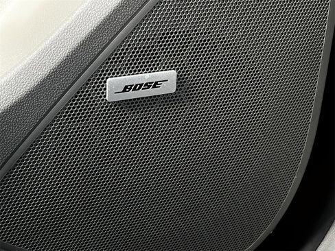 Used 2022 Chevrolet Bolt EUV Premier w/ Launch Edition image 22