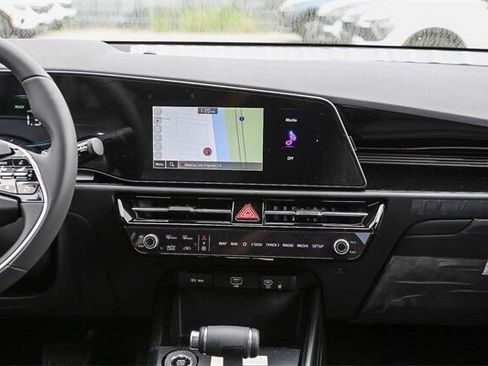 New 2025 Kia Niro EX image 14