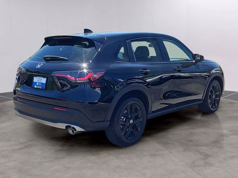 Certified 2025 Honda HR-V Sport image 4