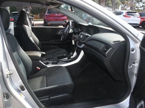 Used 2014 Honda Accord LX image 19