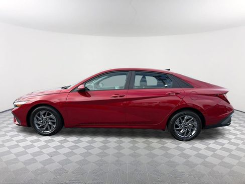 Used 2024 Hyundai Elantra SEL FWD image 8