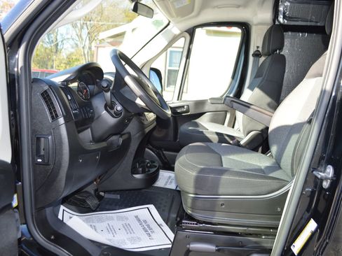 Used 2021 RAM ProMaster 3500 w/ Premium Appearance Group image 16