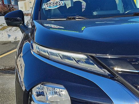 Used 2024 Mitsubishi Outlander SE image 9