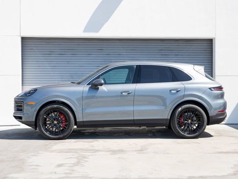 New 2026 Porsche Cayenne S AWD/4WD image 2