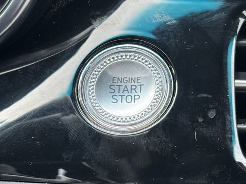 Used 2025 Genesis G70 2.5T image 13