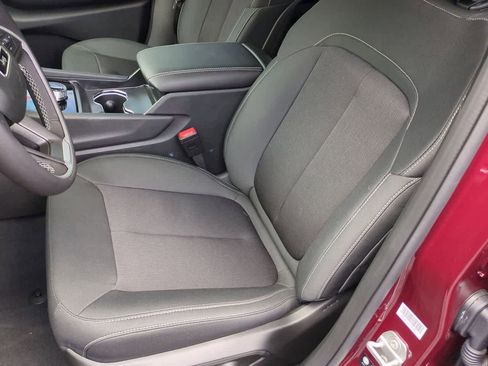 New 2025 Jeep Grand Cherokee Laredo w/ Luxury Tech Group I RWD image 17