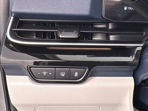 New 2026 Kia Carnival SX Prestige FWD image 35
